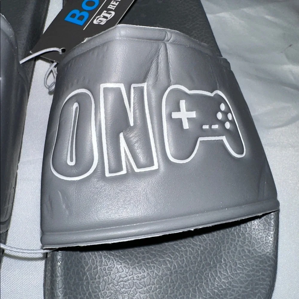 NWT Boys Slam Dunk Basketball Sandal Slides Shoes Size M 13/1